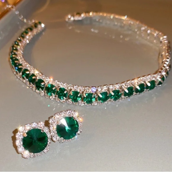 🌟 Green Rhinestone Earrings Chocker Necklace Set - Picture 1 of 5